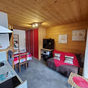 Chaleureux 2 Pieces Avec Terrasse A Apartment Seez