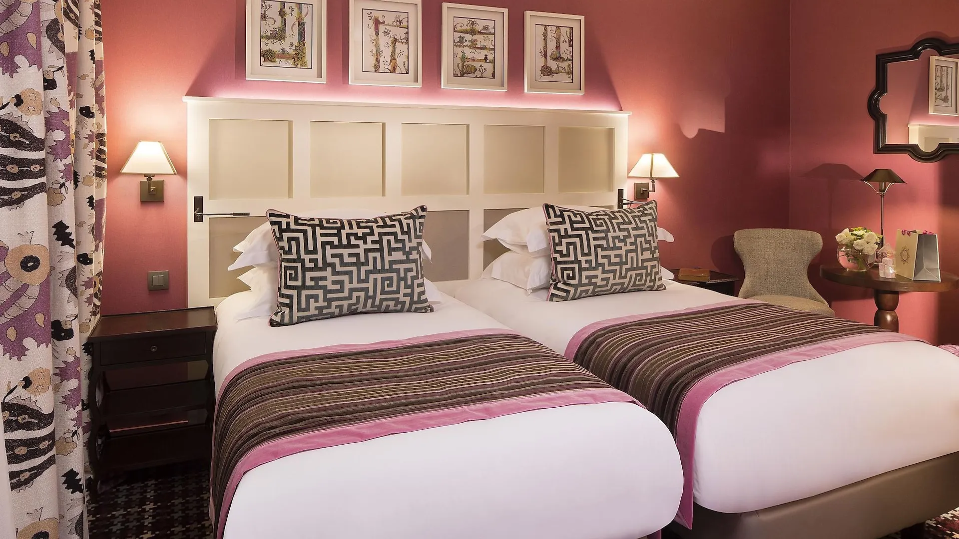 Hotel Les Tournelles Paris