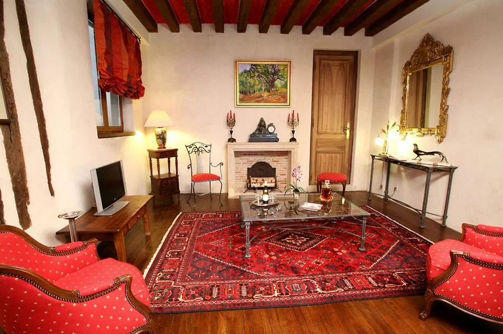 Hotel Les Tournelles Paris 3*,