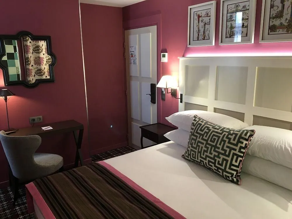 Les Tournelles Hotel Paris
