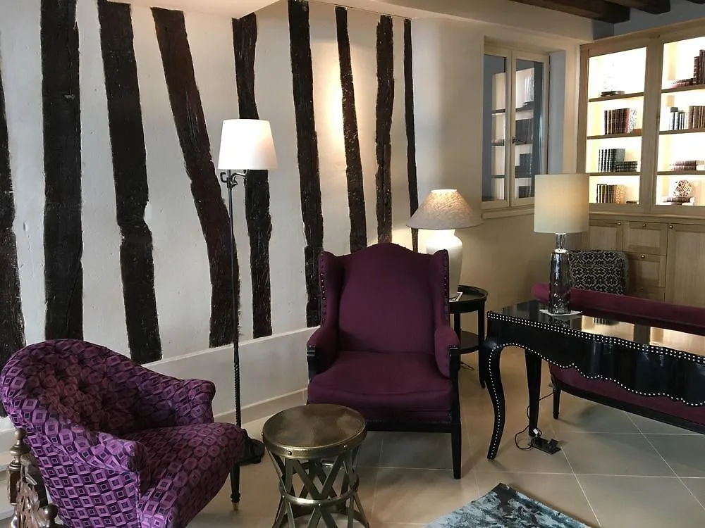Les Tournelles Hotel Paris