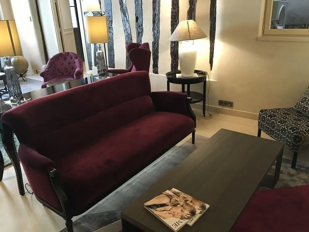 ***  Les Tournelles Hotel Paris France